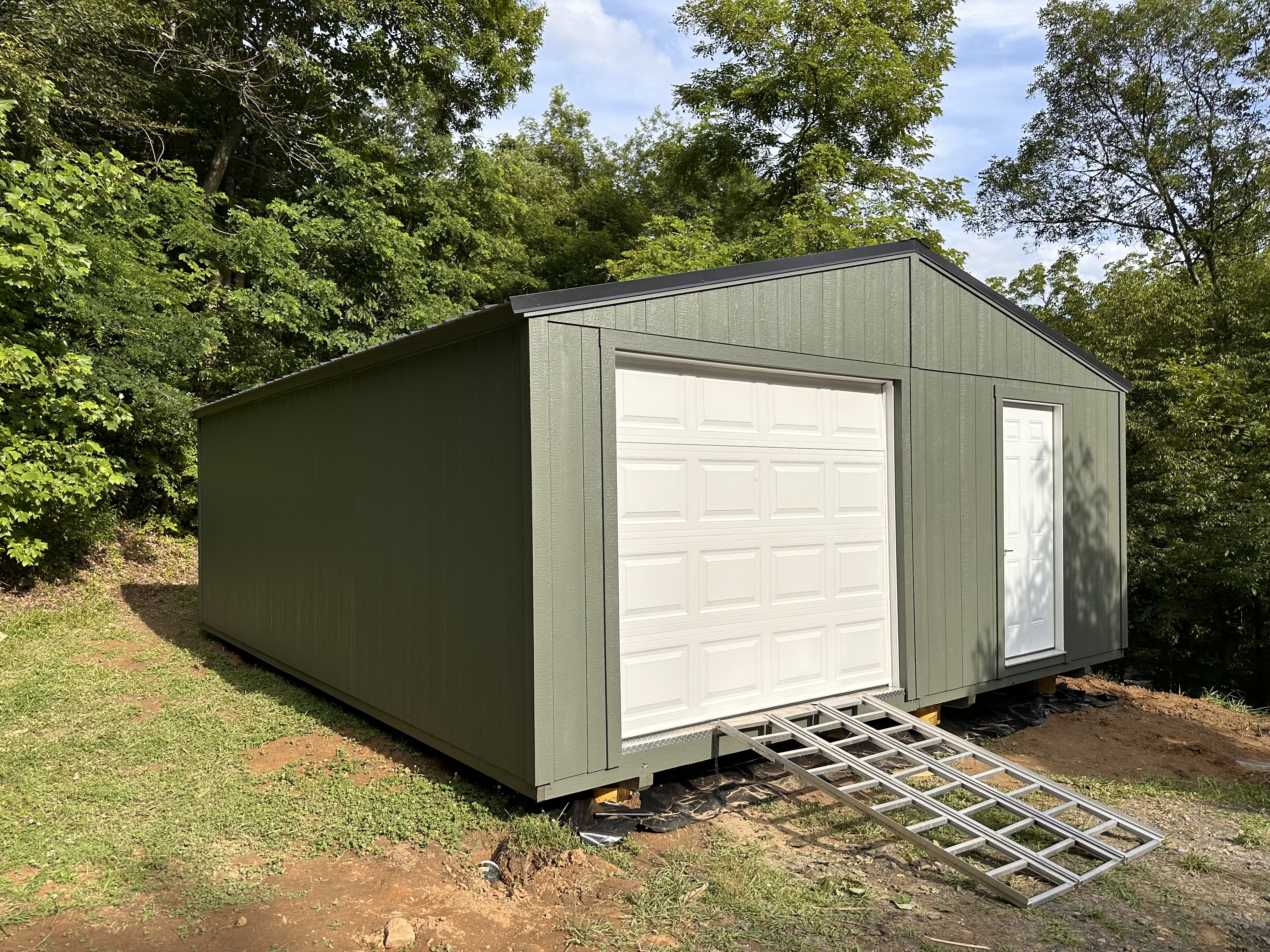 Custom shed by Horizon Building Co.
